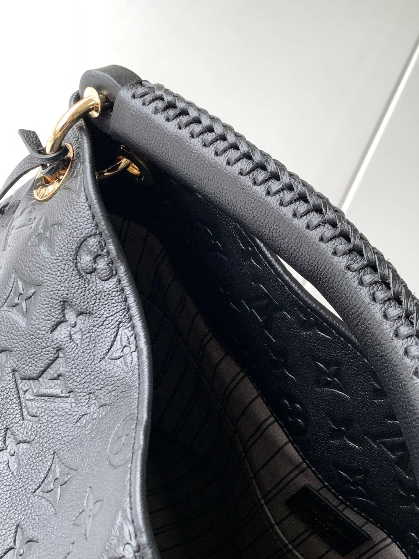 Louis Vuitton Artsy MM M41066 Shoulder Bag Black